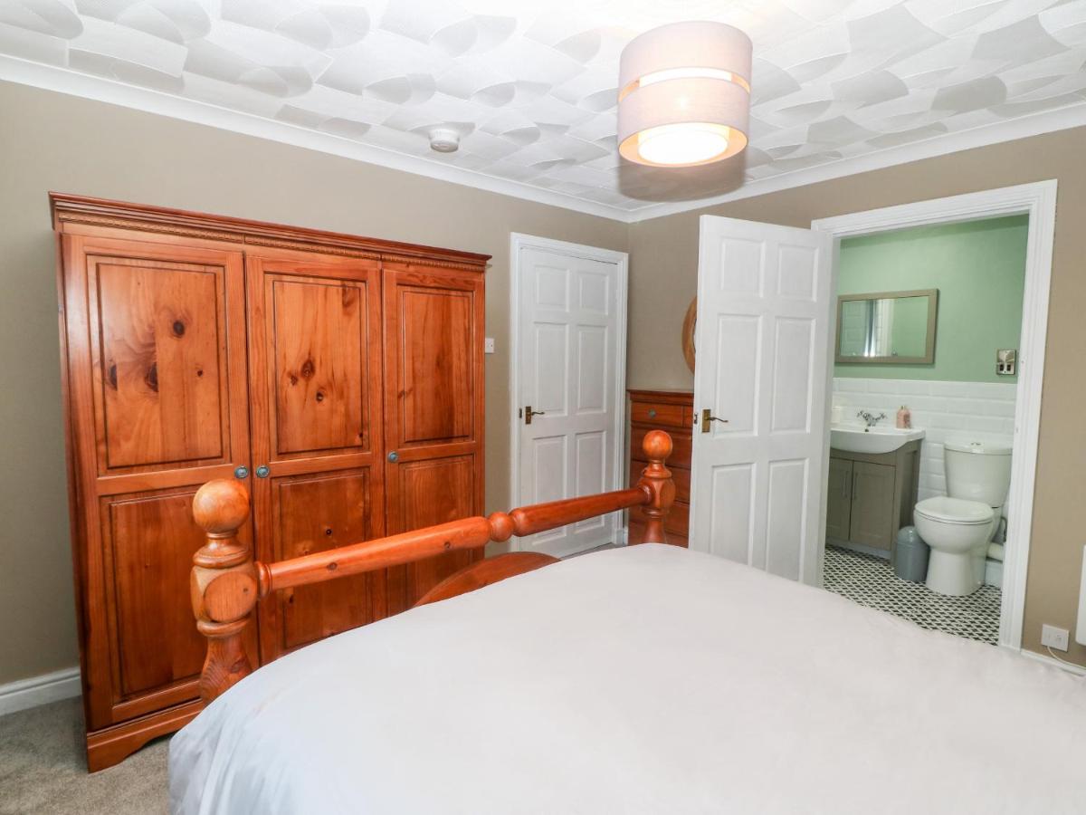 Holiday home Cedars *